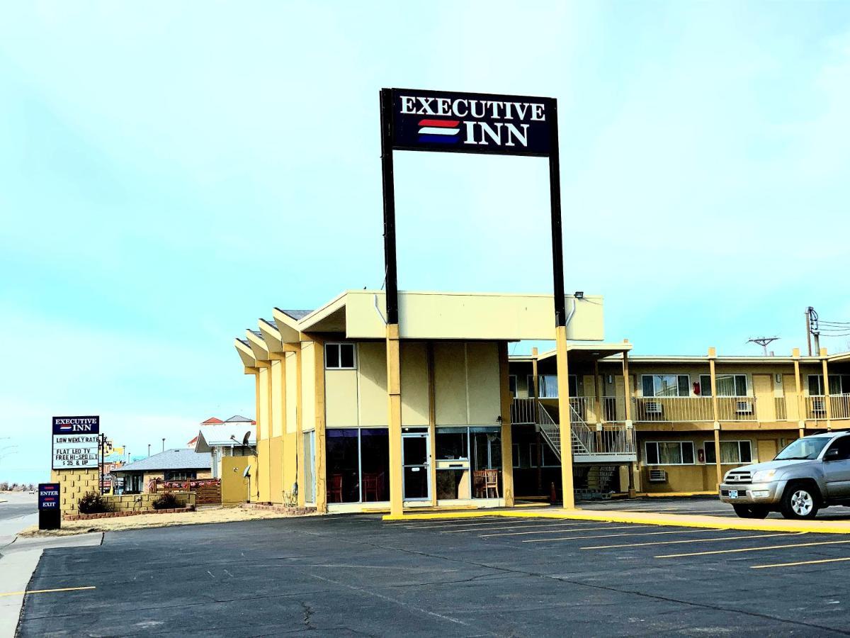 Executive Inn Dodge City, Ks Exterior photo